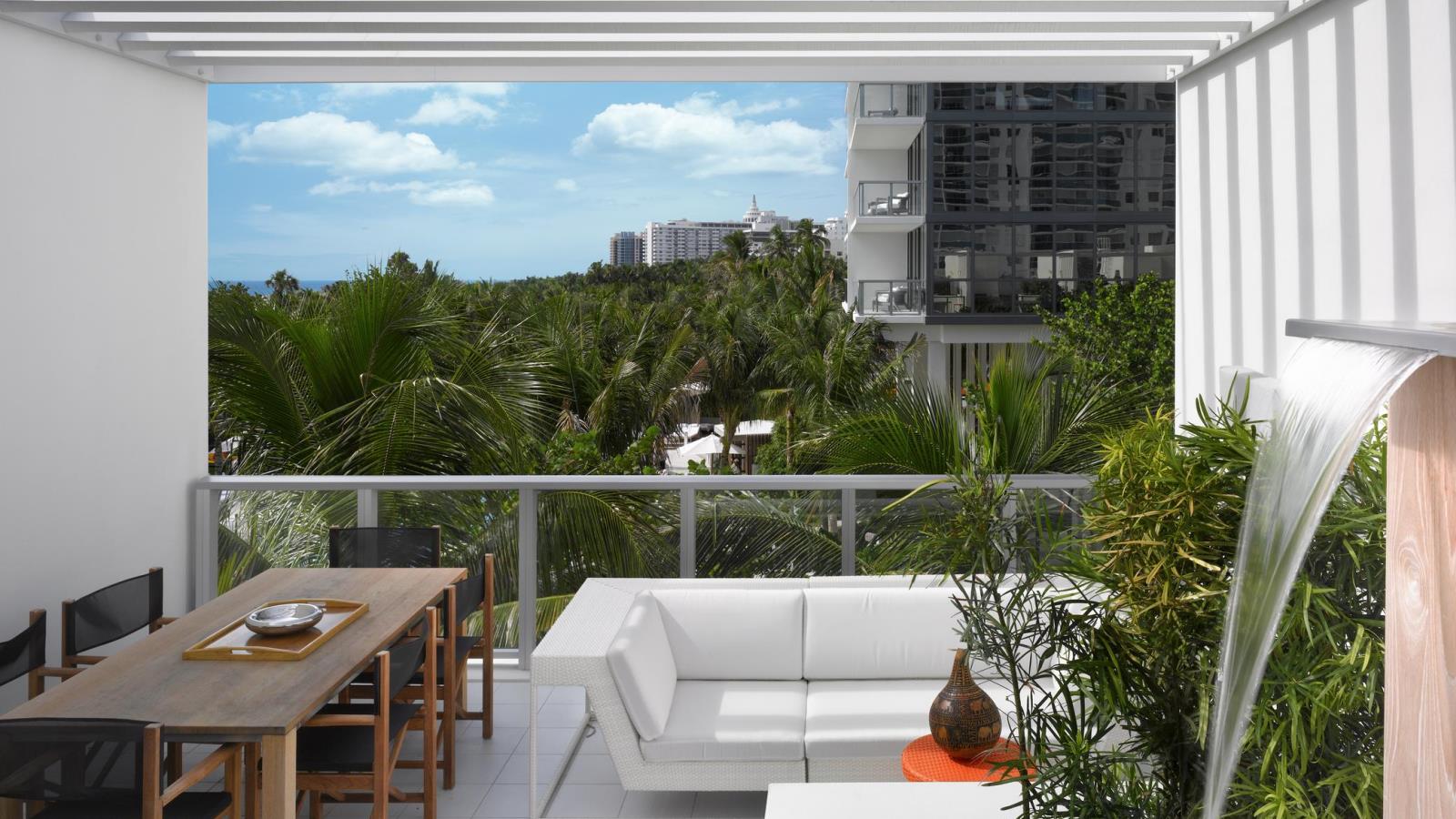 Poolside Bungalow Suite